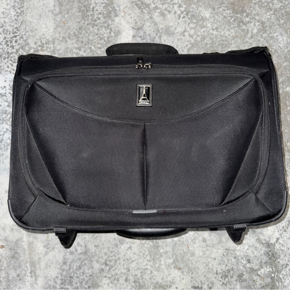 Travelpro Walkabout 3 2-Wheel Large Garment Suit Bag Black Rolling